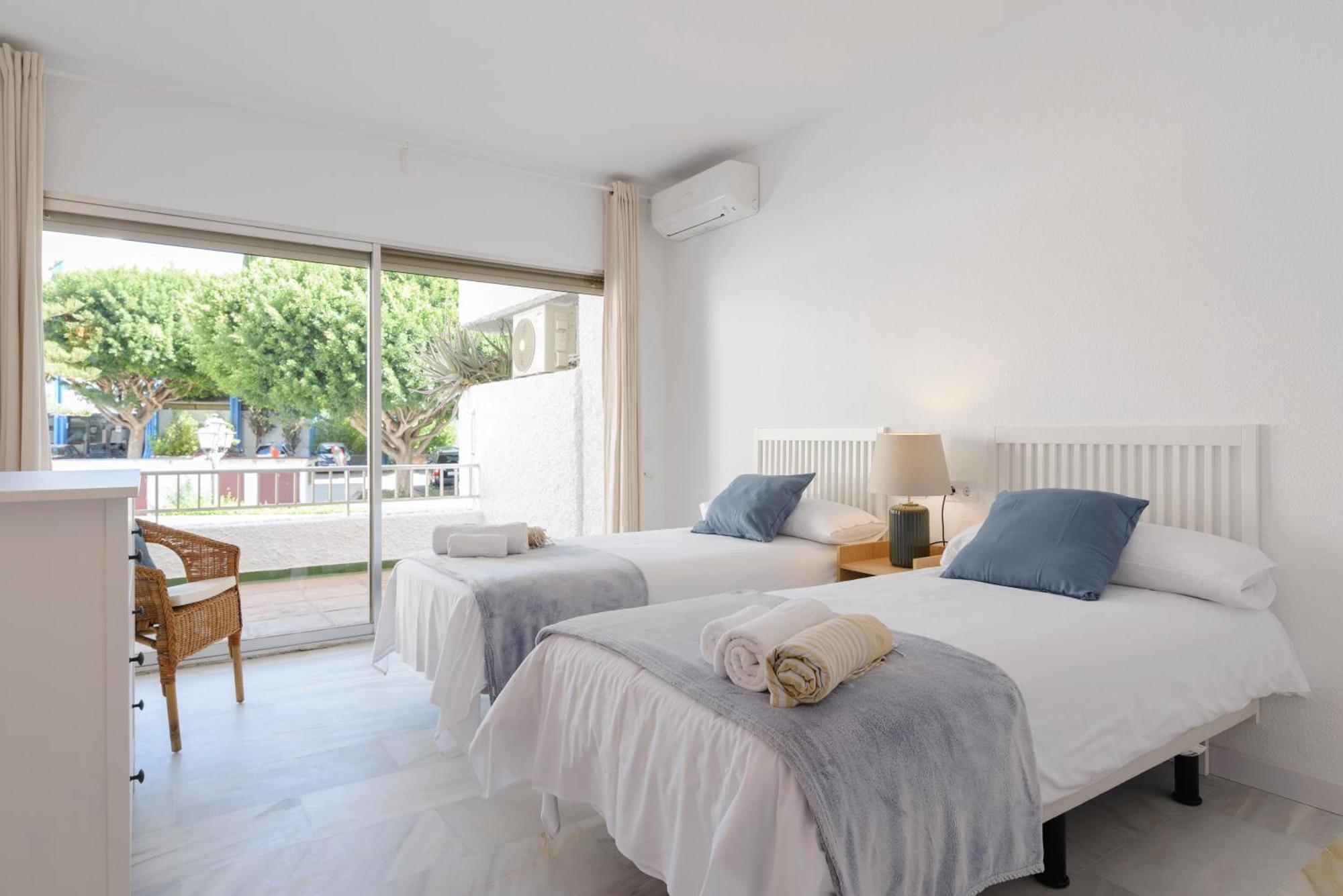 Jardines Del Mar Apartments มาร์เบยา ภายนอก รูปภาพ
